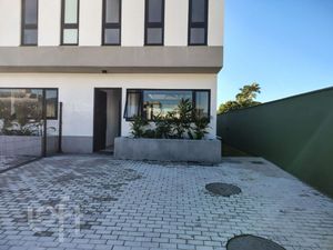 Image 21 - 900532