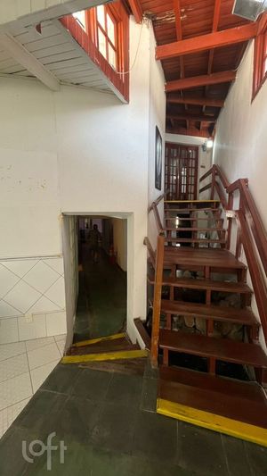 Image 6 - 900536