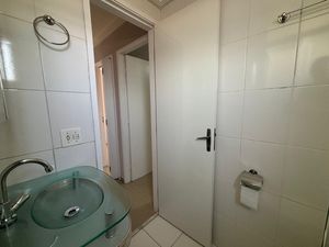 Image 19 - 900556