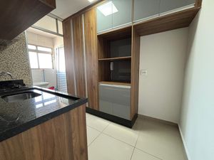 Image 8 - 900556