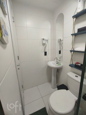Image 11 - 900562
