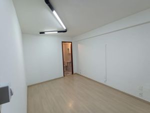 Image 5 - 900566