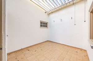 Image 3 - 900579