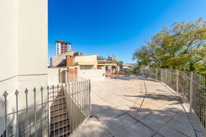 Image 34 - 900579