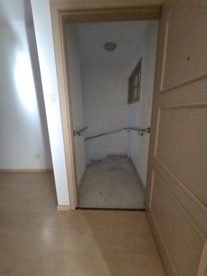 Image 3 - 900579