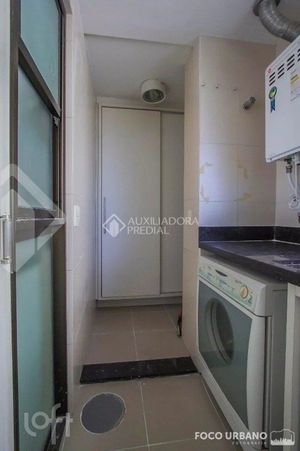 Image 8 - 900625