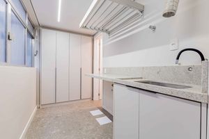 Image 32 - 900633