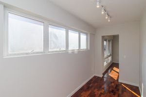 Image 7 - 900633