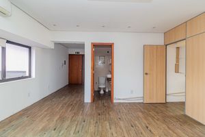 Image 5 - 900663