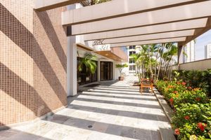 Image 39 - 900675