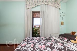 Image 32 - 900675