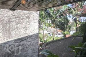 Image 33 - 900685