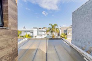 Image 19 - 900713