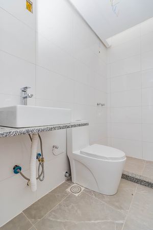 Image 33 - 900713