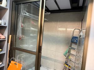 Image 4 - 900716