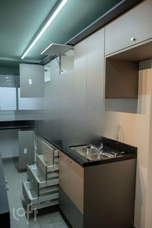 Image 38 - 900718