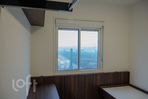 Image 8 - 900718