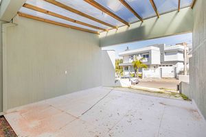 Image 35 - 900725
