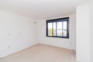 Image 19 - 900725