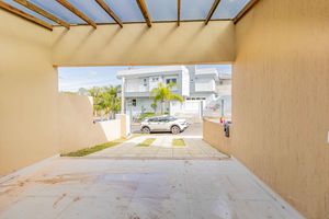 Image 37 - 900734