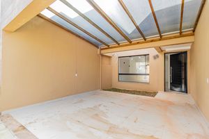 Image 35 - 900734