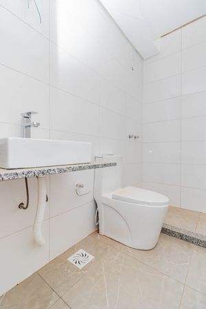 Image 19 - 900734