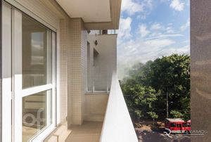 Image 4 - 900736