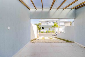 Image 39 - 900738