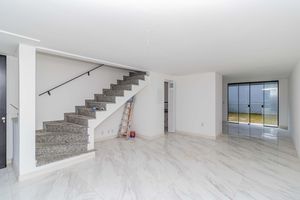 Image 1 - 900738