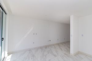 Image 32 - 900738