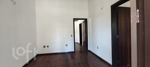 Image 3 - 900746