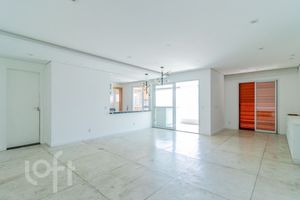 Image 1 - 900784