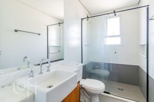 Image 19 - 900784