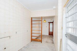 Image 4 - 900797