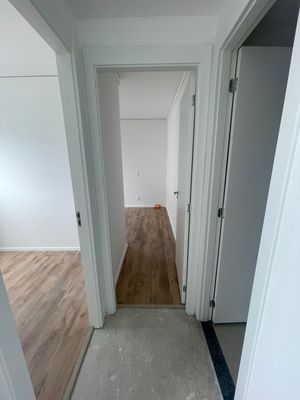 Image 13 - 900817