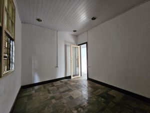 Image 8 - 900867