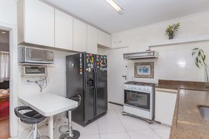 Image 31 - 900870