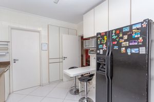 Image 32 - 900870
