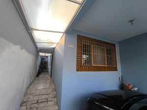 Image 3 - 900871