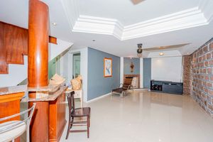 Image 35 - 900872