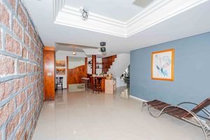 Image 33 - 900872