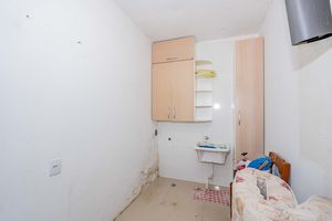 Image 45 - 900872