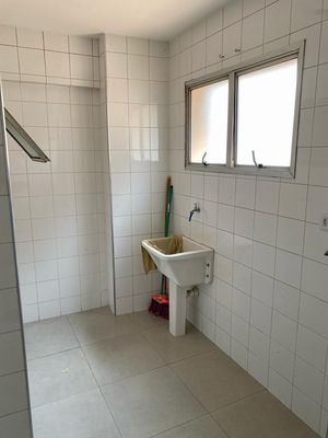 Image 6 - 900879