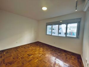 Image 17 - 900883