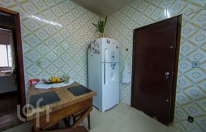 Image 11 - 900887
