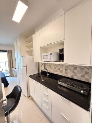 Image 5 - 901095