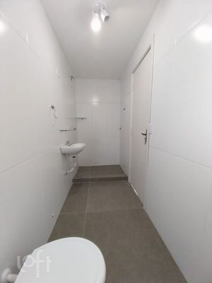 Image 7 - 901610