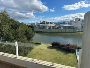 Image 9 - 901954
