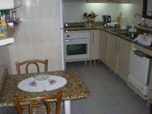 Image 29 - 9020