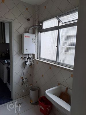 Image 10 - 902274